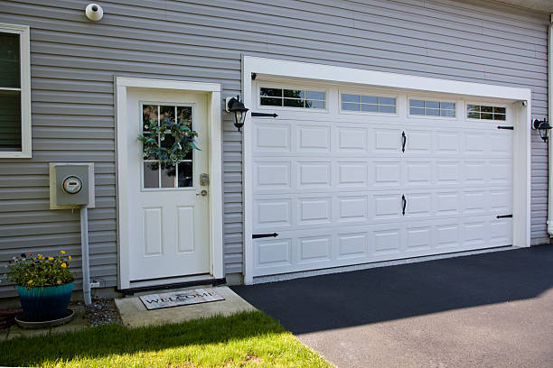 24/7 Emergency Garage Door Panel Replacement experts in Mason County County, MI